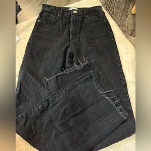 Women’s ZARA Straight leg, high rise Jean with raw hem